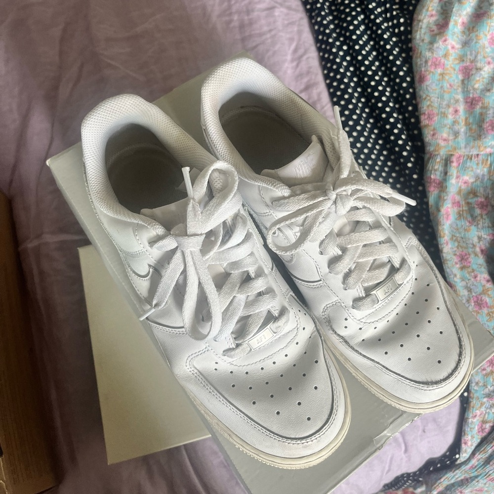 Air Force 1s 8.5 womens